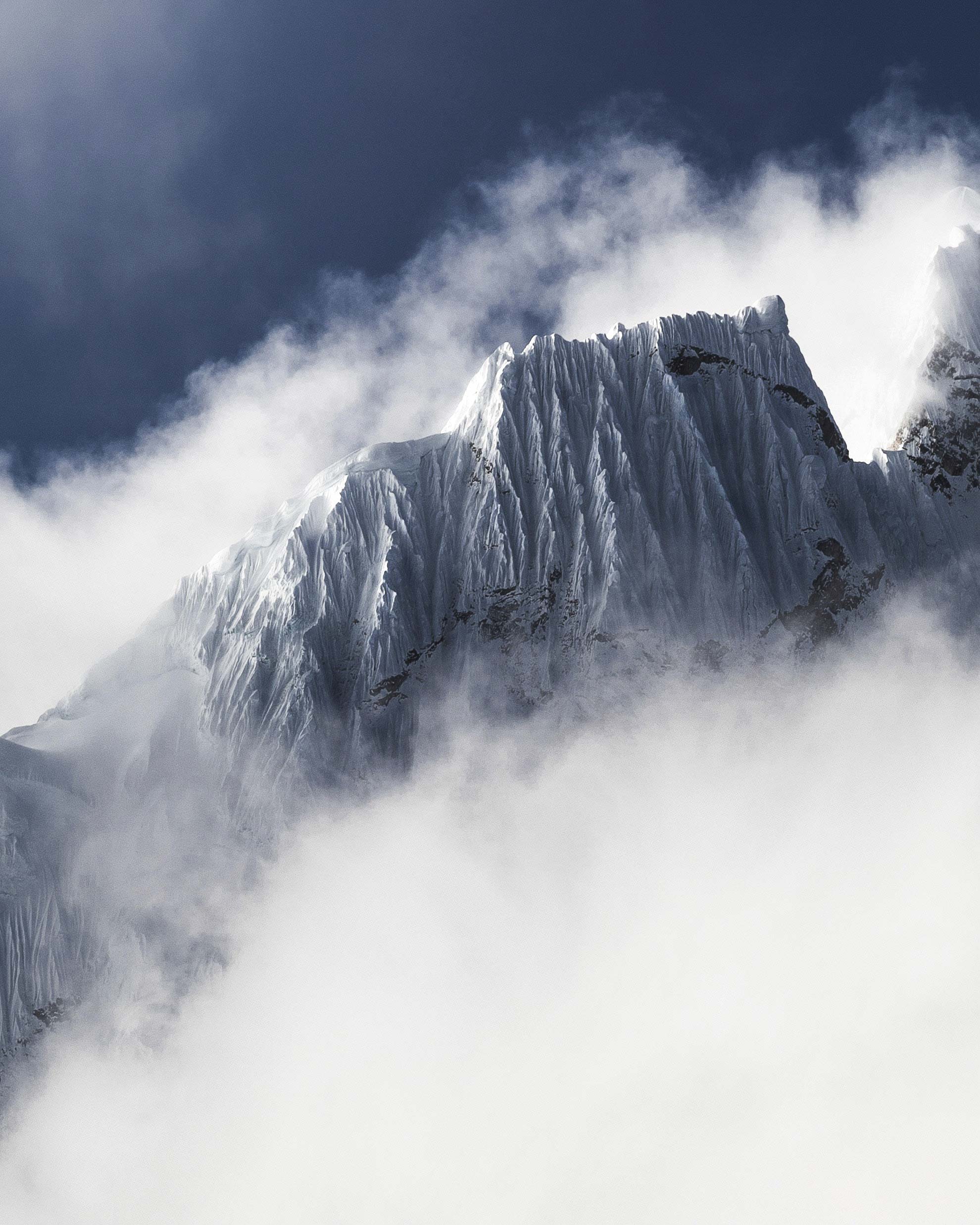 Montagne, nuages