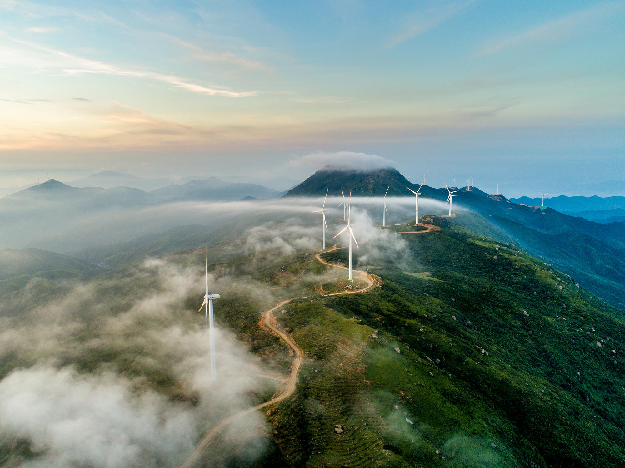 Paysage, montagne, éoliennes