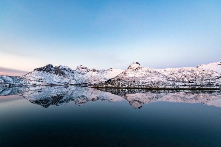 Montagne, neige, lac